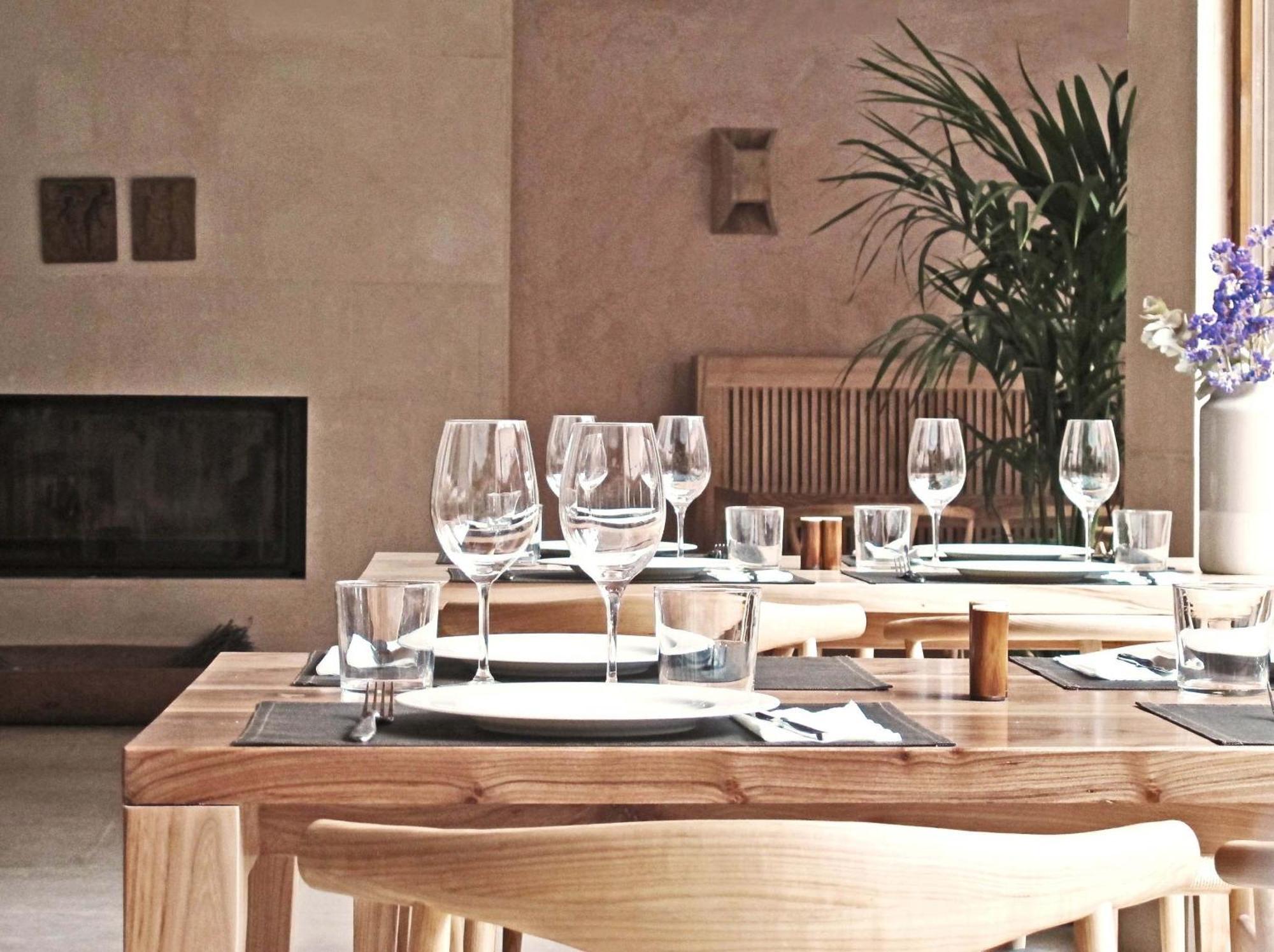 Hotel Ayllón Extérieur photo